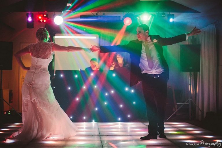 MINSTREL COURT LONG GALLERY BRIDE AND GROOM FIRST DANCE