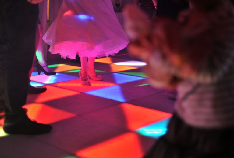 MINSTREL COURT LONG GALLERY BRIDE ON LIGHT UP DANCE FLOOR