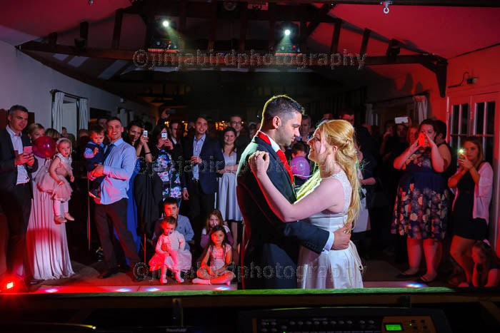 MINSTREL-COURT-LONG-GALLERY-BRIDE AND GROOM FIRST DANCE