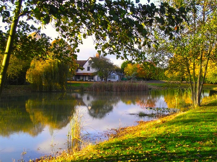 Minstrel Court Wedding - the lake in autumn