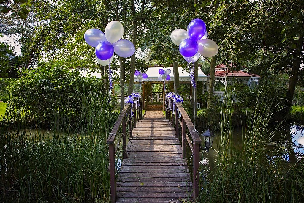 Minstrel Court Weddings - Balloons on the Monet Bridge