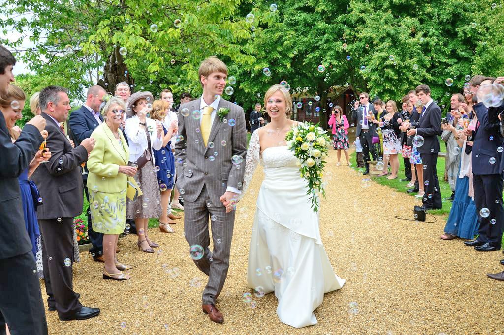 Minstrel Court Weddings - confetti of Bubbles